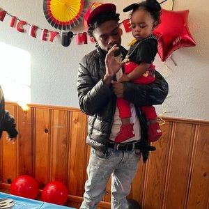 Meet your Posher, Clarence